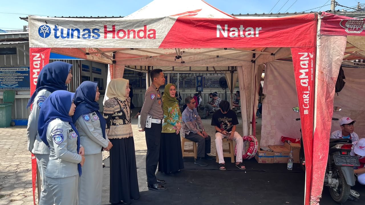Apresiasi Wajib Pajak Taat, Samsat Bandar Lampung Hadirkan Pelayanan Kesehatan dan Service Motor Gratis Apresiasi Wajib Pajak Taat, Samsat Bandar Lampung Hadirkan Pelayanan Kesehatan dan Service Motor Gratis