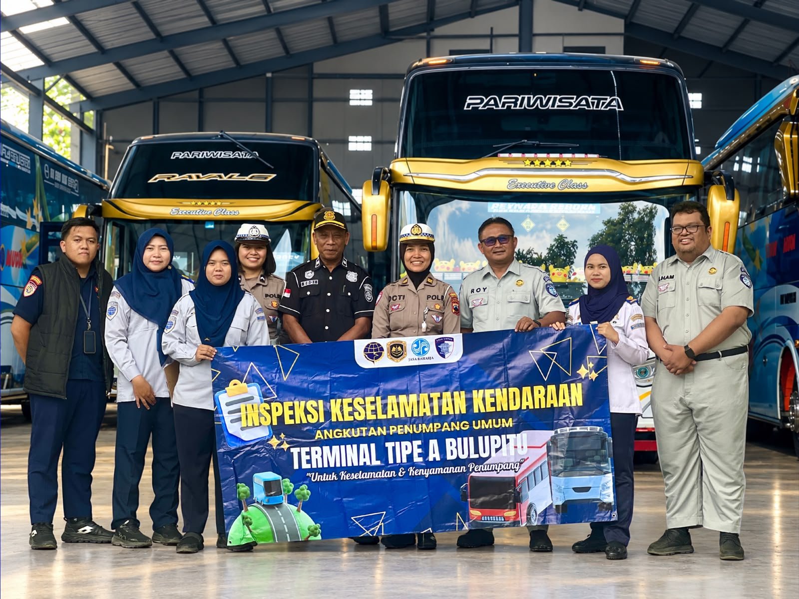 Perkuat Keselamatan Angkutan Umum, BPTD Jawa Tengah, Jasa Raharja, dan Satlantas Polresta Banyumas Gelar Rampcheck di Purwokerto Perkuat Keselamatan Angkutan Umum, BPTD Jawa Tengah, Jasa Raharja, dan Satlantas Polresta Banyumas Gelar Rampcheck di Purwokerto