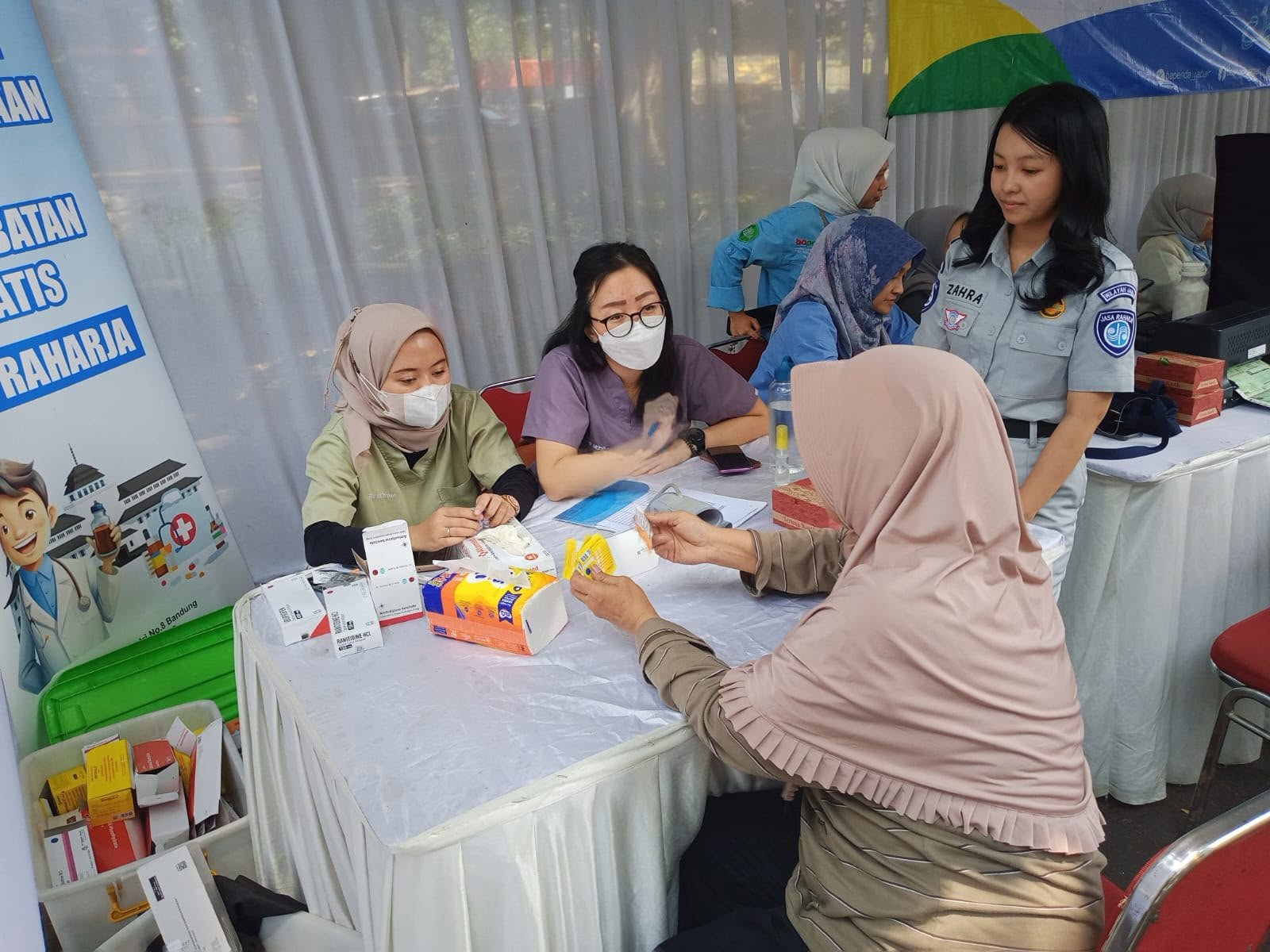 Jasa Raharja Bandung Hadirkan Layanan Kesehatan Gratis – Kampanye Keselamatan Berlalu Lintas dan Sosialisasi PPGD di Operasi Gabungan PKB dan SW Samsat Padjajaran Jasa Raharja Bandung Hadirkan Layanan Kesehatan Gratis – Kampanye Keselamatan Berlalu Lintas dan Sosialisasi PPGD di Operasi Gabungan PKB dan SW Samsat Padjajaran